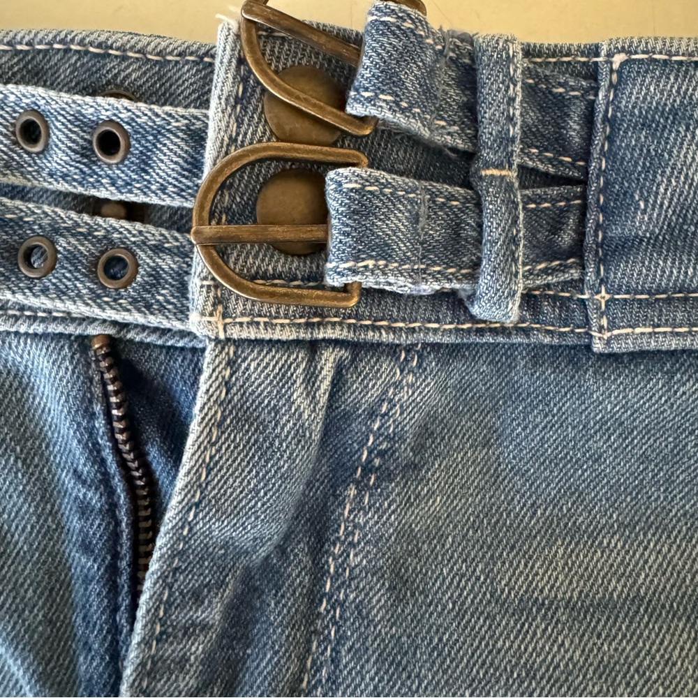 Hollister NWT Women's Blue Denim Shorts - size 0 - Picture 7 of 8